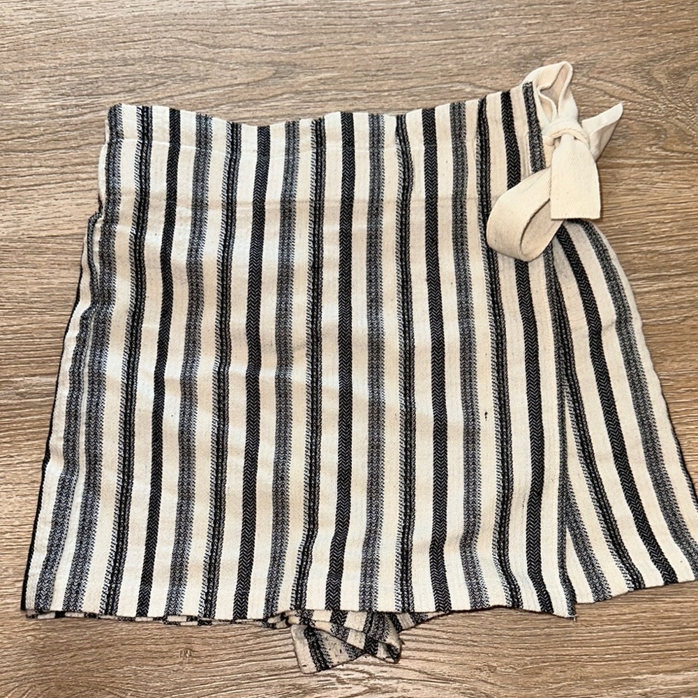 Urban Outfitters Striped Black and White Skort with Bow